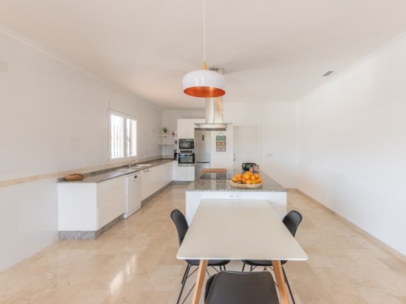 5 Bed 3 Bath Villa in La Romana - Caza De Casa