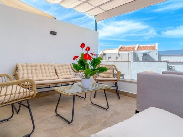 3 Bedroom 3 Bathroom Town House in Torrevieja - Caza De Casa
