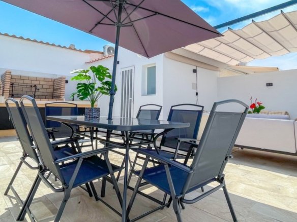 3 Bedroom 3 Bathroom Town House in Torrevieja - Caza De Casa
