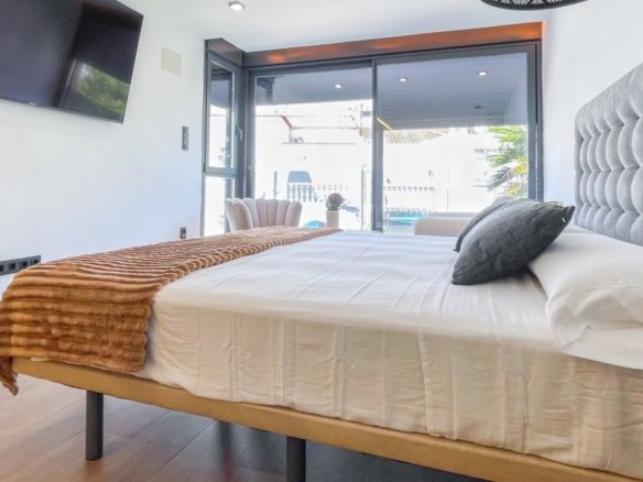 3 Bedroom 3 Bathroom Town House in Torrevieja - Caza De Casa