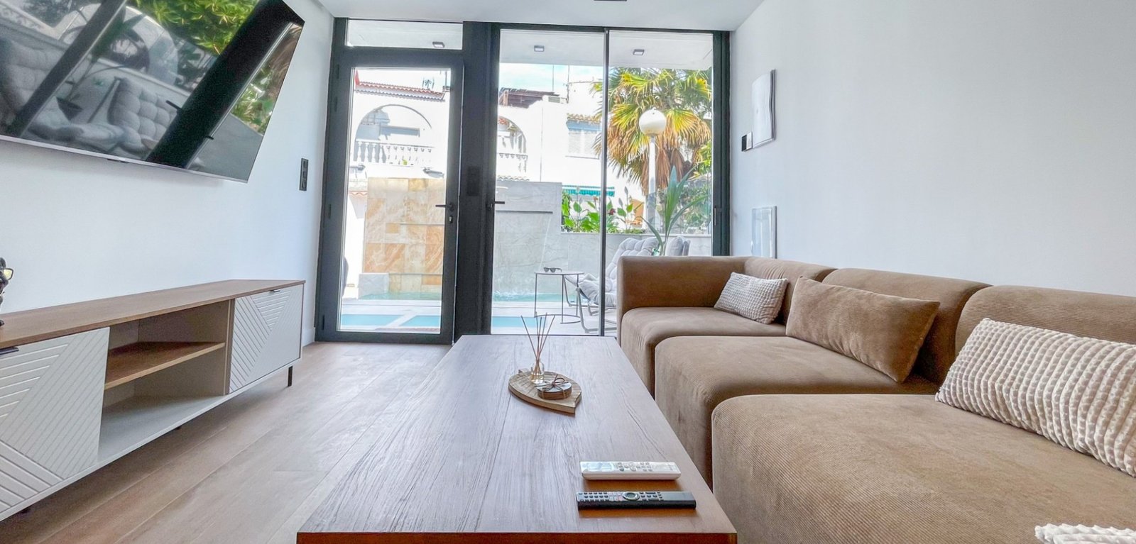 777440_xl 3 Bedroom 3 Bathroom Town House in Torrevieja - Caza De Casa