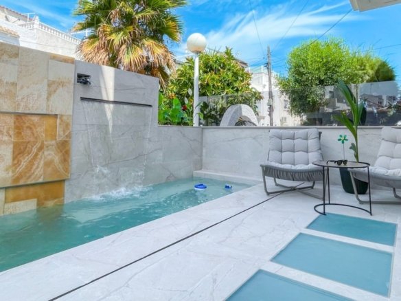 3 Bedroom 3 Bathroom Town House in Torrevieja - Caza De Casa