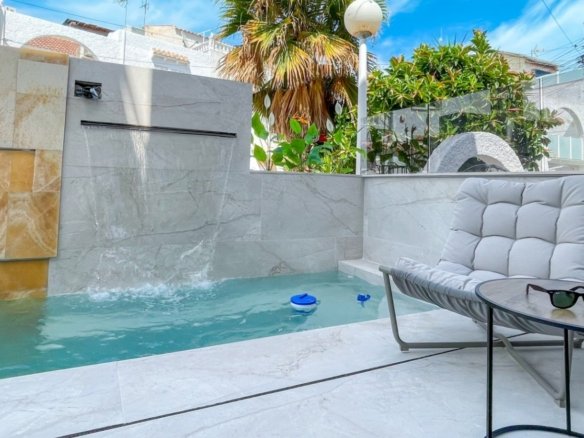 3 Bedroom 3 Bathroom Town House in Torrevieja - Caza De Casa