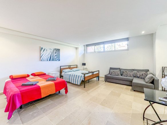 4 Bedroom 3 Bathroom Town House in Manilva - Caza De Casa