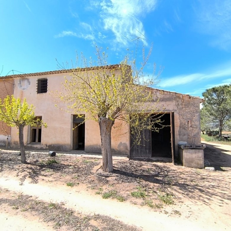 3 Bedroom 1 Bathroom Country House in Yecla - Caza De Casa