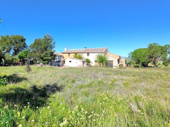 4 Bedroom 1 Bathroom Country House in Yecla - Caza De Casa