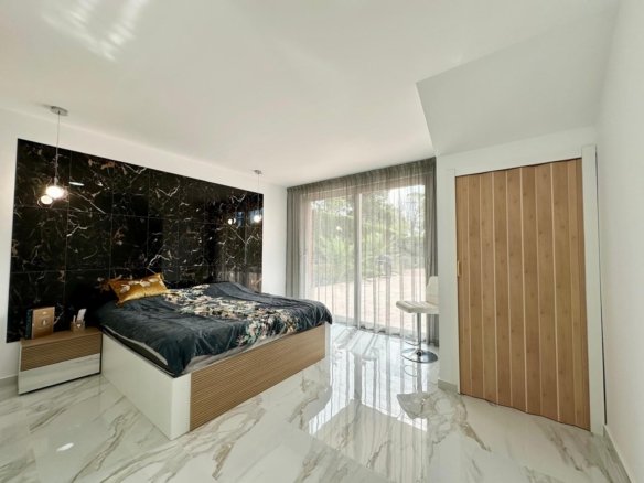 5 Bedroom 3 Bathroom Villa in Petrer - Caza De Casa