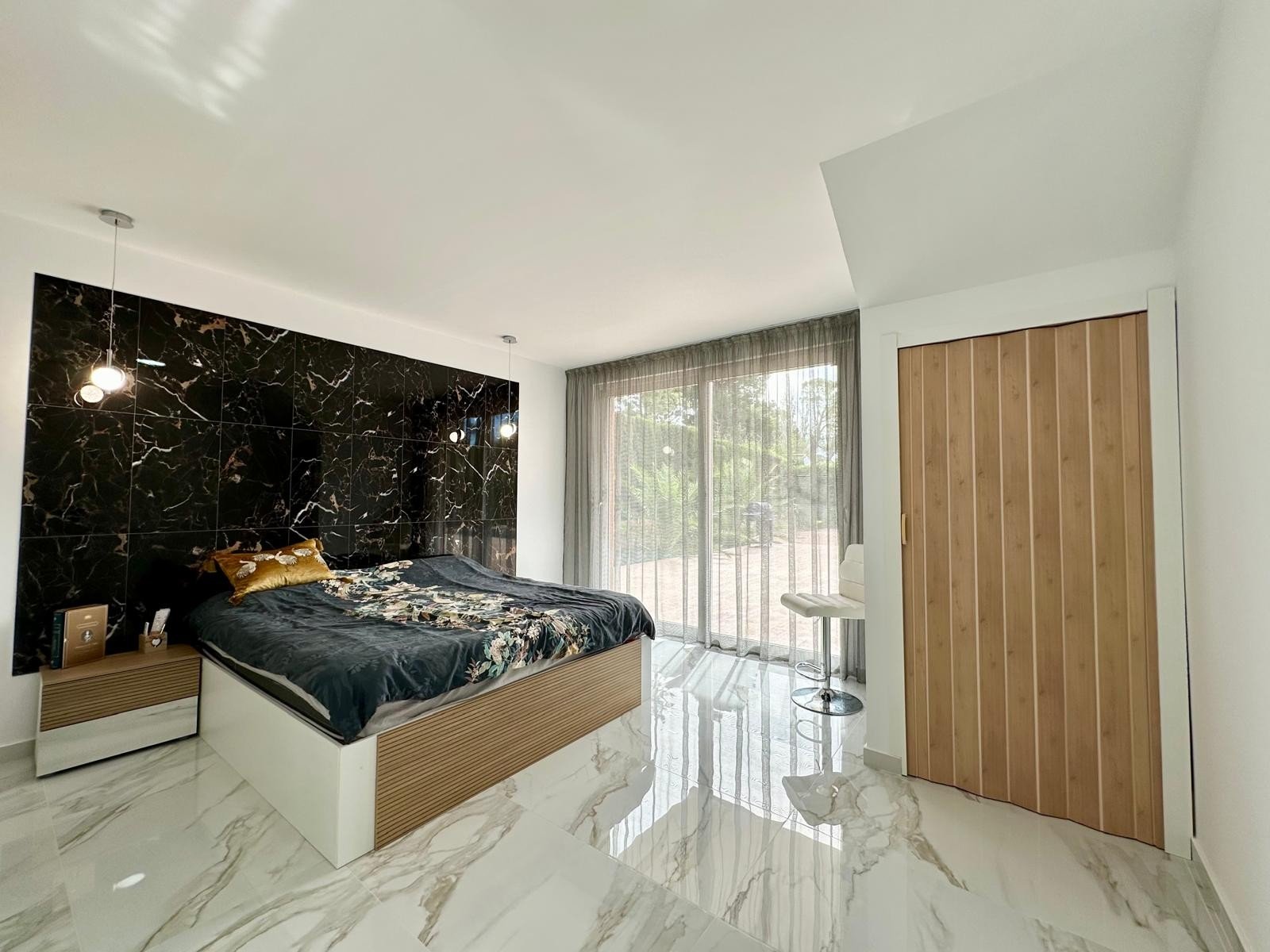 5 Bedroom 3 Bathroom Villa in Petrer - Caza De Casa