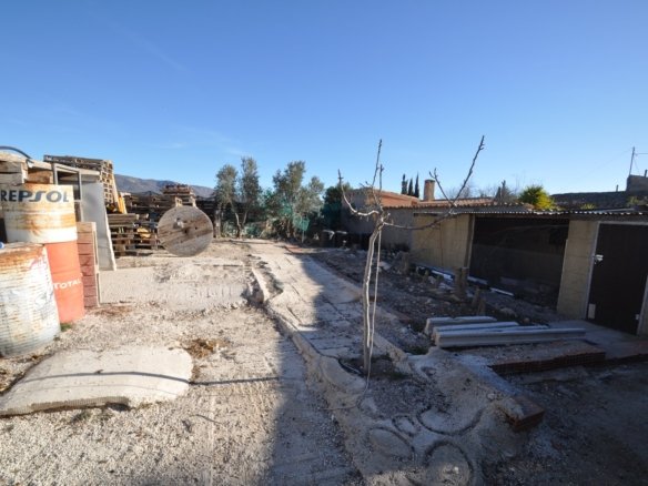 Land in Pinoso - Caza De Casa