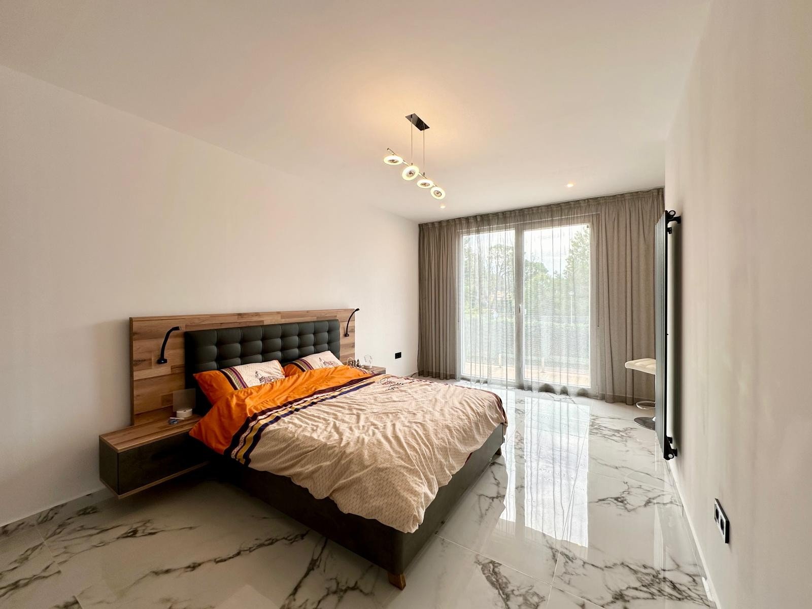 5 Bedroom 3 Bathroom Villa in Petrer - Caza De Casa