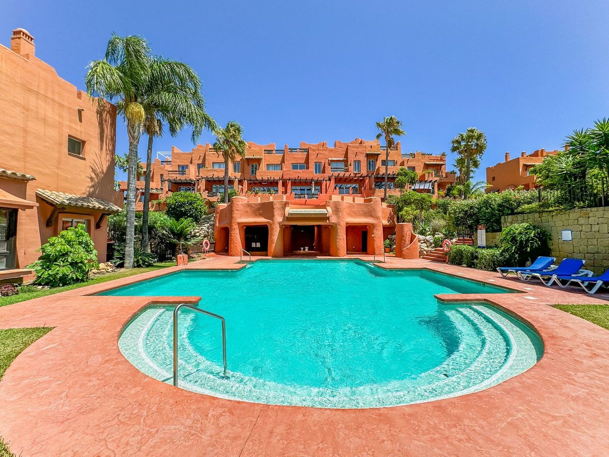 4 Bedroom 3 Bathroom Town House in Manilva - Caza De Casa
