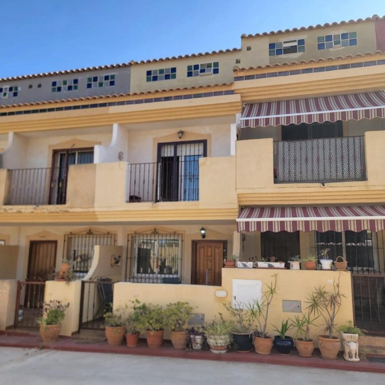 3 Bedroom 3 Bathroom Town House in Orihuela Costa - Caza De Casa