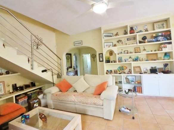 3 Bedroom 2 Bathroom Villa in Oliva - Caza De Casa