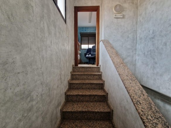 Commercial in Torrevieja - Caza De Casa