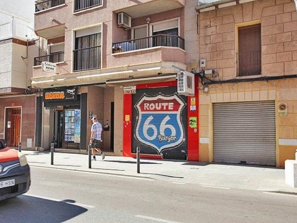 2 Bathroom Commercial in Guardamar del Segura - Caza De Casa