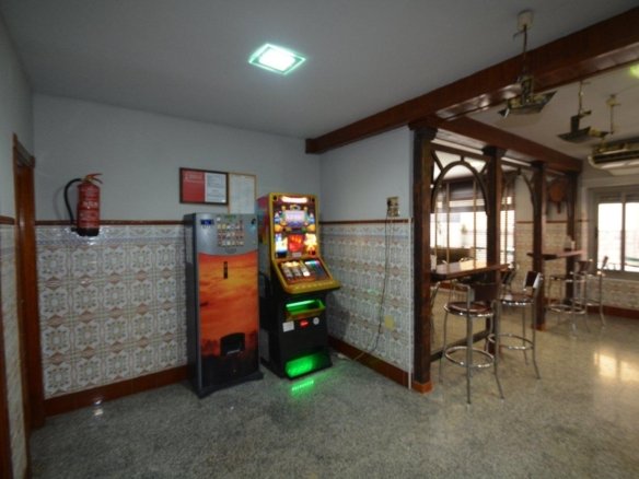 Commercial in Bigastro - Caza De Casa