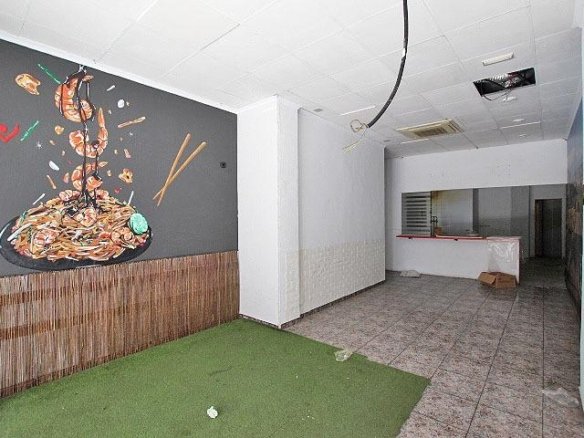 2 Bathroom Commercial in Guardamar del Segura - Caza De Casa