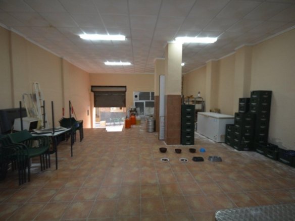 Commercial in Bigastro - Caza De Casa
