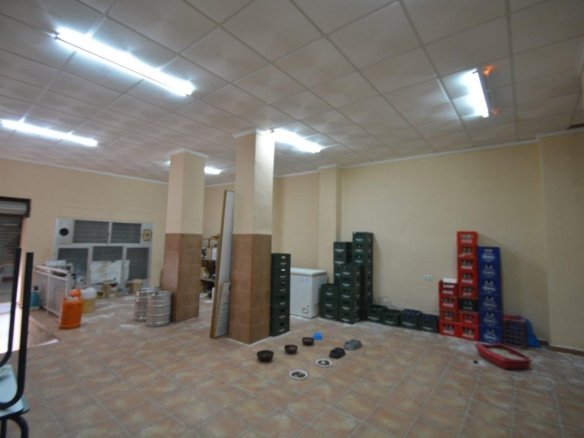 Commercial in Bigastro - Caza De Casa