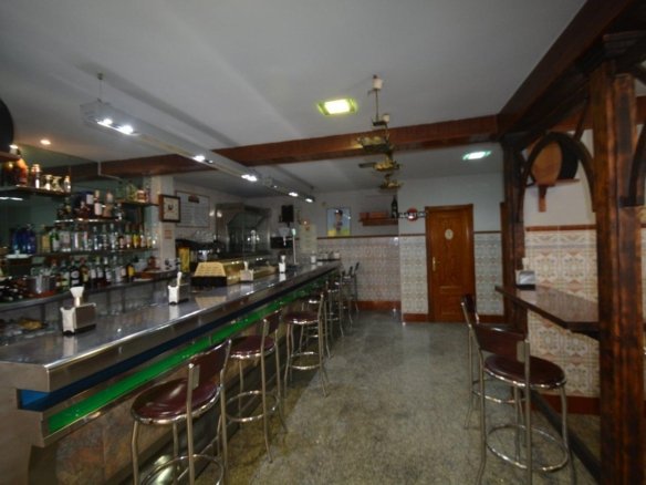 Commercial in Bigastro - Caza De Casa