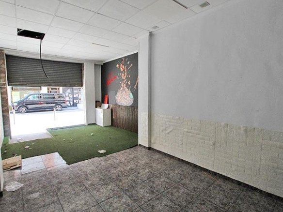 2 Bathroom Commercial in Guardamar del Segura - Caza De Casa