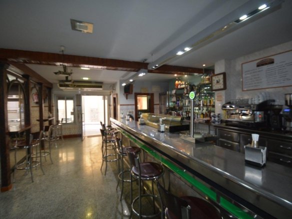 Commercial in Bigastro - Caza De Casa