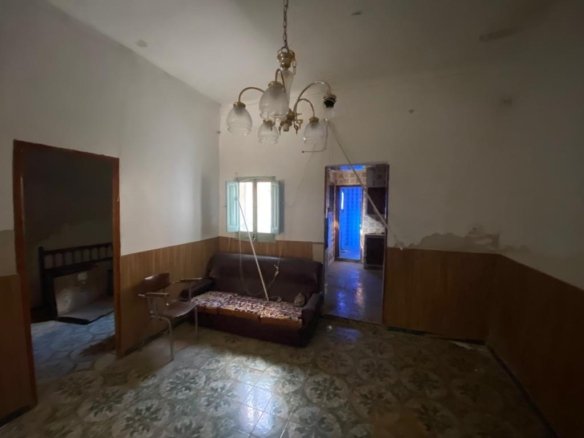 3 Bedroom 1 Bathroom Town House in Redovan - Caza De Casa