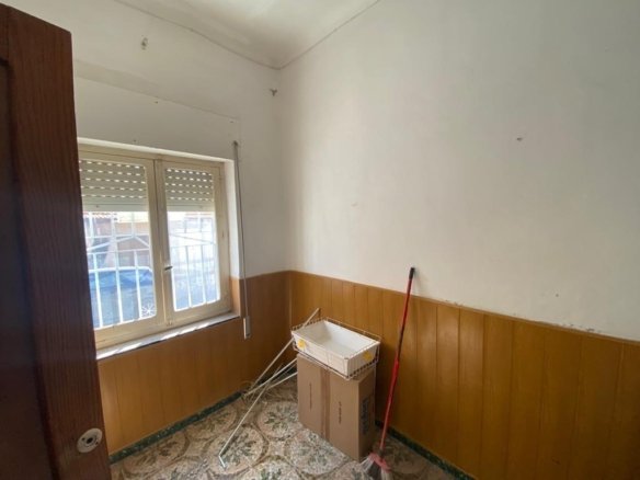 3 Bedroom 1 Bathroom Town House in Redovan - Caza De Casa