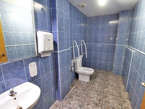 2 Bathroom Commercial in Guardamar del Segura - Caza De Casa