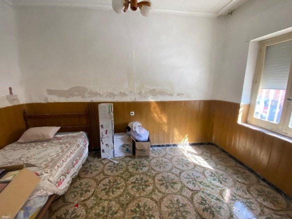 3 Bedroom 1 Bathroom Town House in Redovan - Caza De Casa