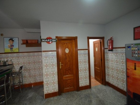 Commercial in Bigastro - Caza De Casa