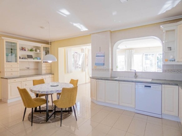 7 Bed 7 Bath Villa in San Miguel de Salinas - Caza De Casa