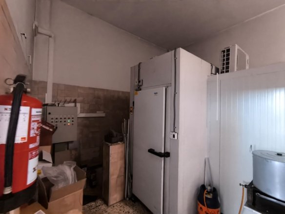 6 Bedroom 2 Bathroom Commercial in Yecla - Caza De Casa