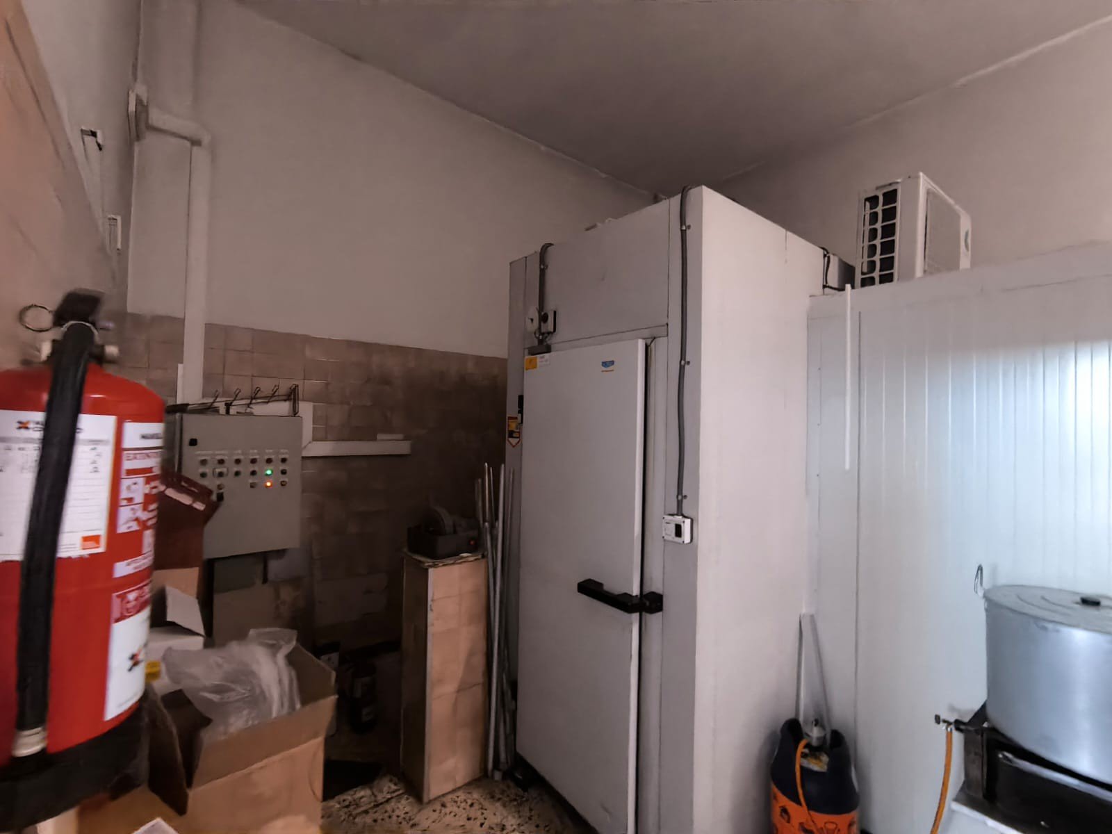 6 Bedroom 2 Bathroom Commercial in Yecla - Caza De Casa