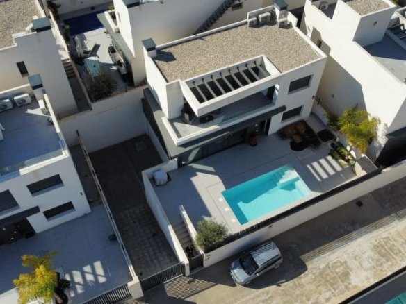 3 Bedroom 2 Bathroom Villa in Algorfa - Caza De Casa