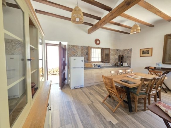 3 Bedroom 1 Bathroom Country House in Villena - Caza De Casa