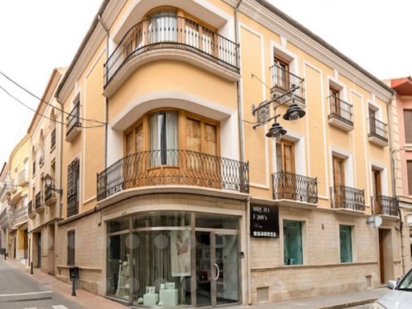 4 Bedroom 2 Bathroom Town House in Jumilla - Caza De Casa