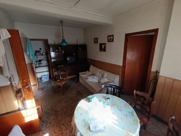 5 Bedroom 1 Bathroom Town House in Pinoso - Caza De Casa