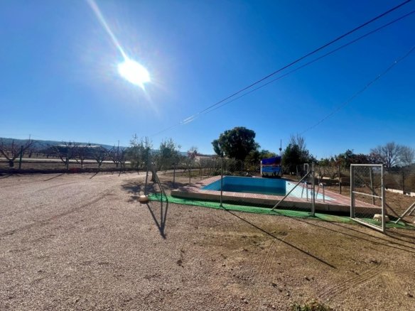 3 Bedroom 1 Bathroom Country House in Las Encebras - Caza De Casa