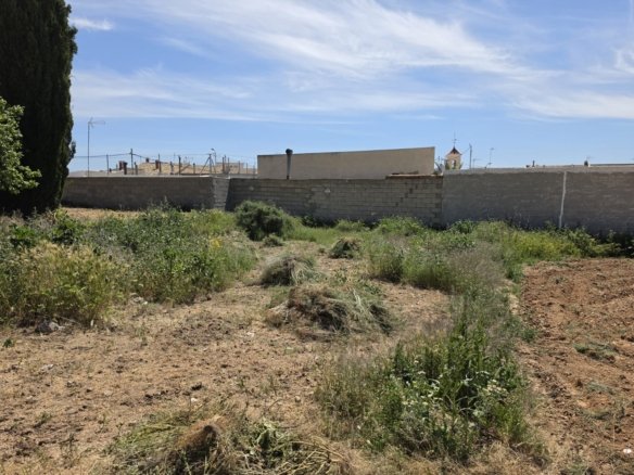 280 m² Land in La Canalosa - Caza De Casa