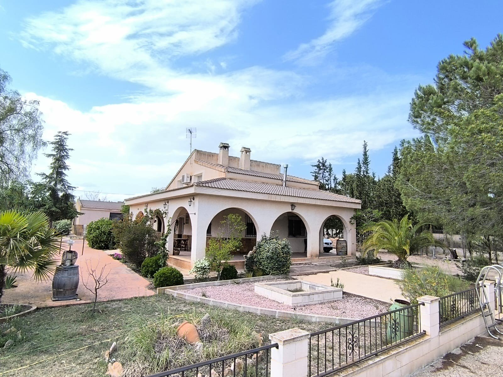 5 Bedroom 2 Bathroom Villa in Yecla - Caza De Casa