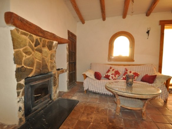 4 Bedroom 2 Bathroom Villa in Chinorlet - Caza De Casa