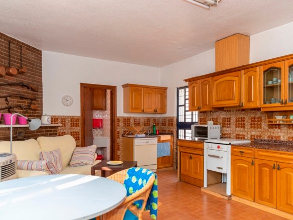 7 Bedroom 2 Bathroom Villa in Yecla - Caza De Casa