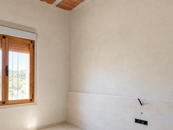 2 Bathroom Country House in Las Encebras - Caza De Casa