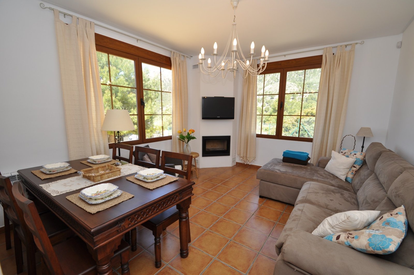 873bb2fcfc51c6e9 5 Bedroom 3 Bathroom Villa in Castalla - Caza De Casa