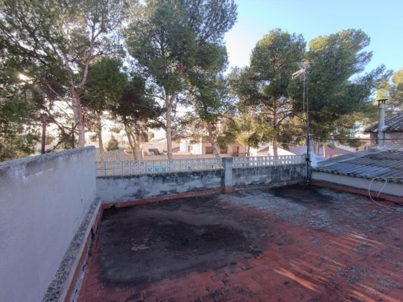 5 Bedroom 1 Bathroom Town House in Pinoso - Caza De Casa