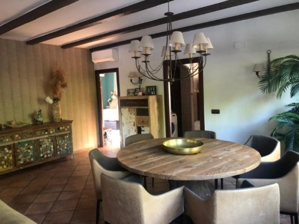 4 Bedroom 3 Bathroom Villa in Elda - Caza De Casa