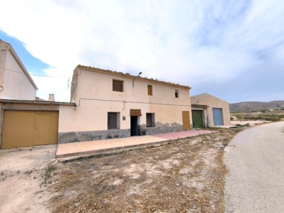 6 Bed 2 Bath Country House in Jumilla - Caza De Casa
