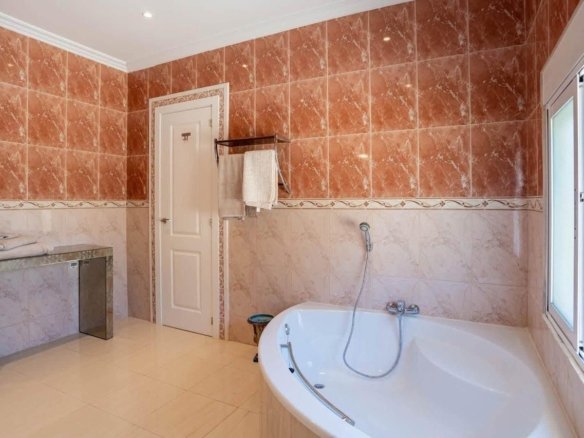 4 Bedroom 3 Bathroom Villa in San Miguel de Salinas - Caza De Casa