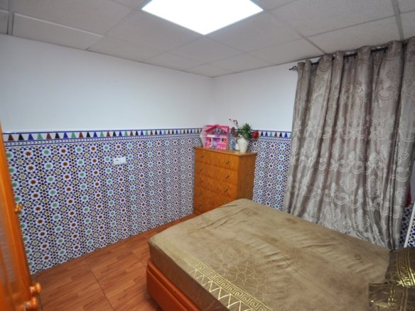 6 Bedroom 3 Bathroom Town House in Pinoso - Caza De Casa